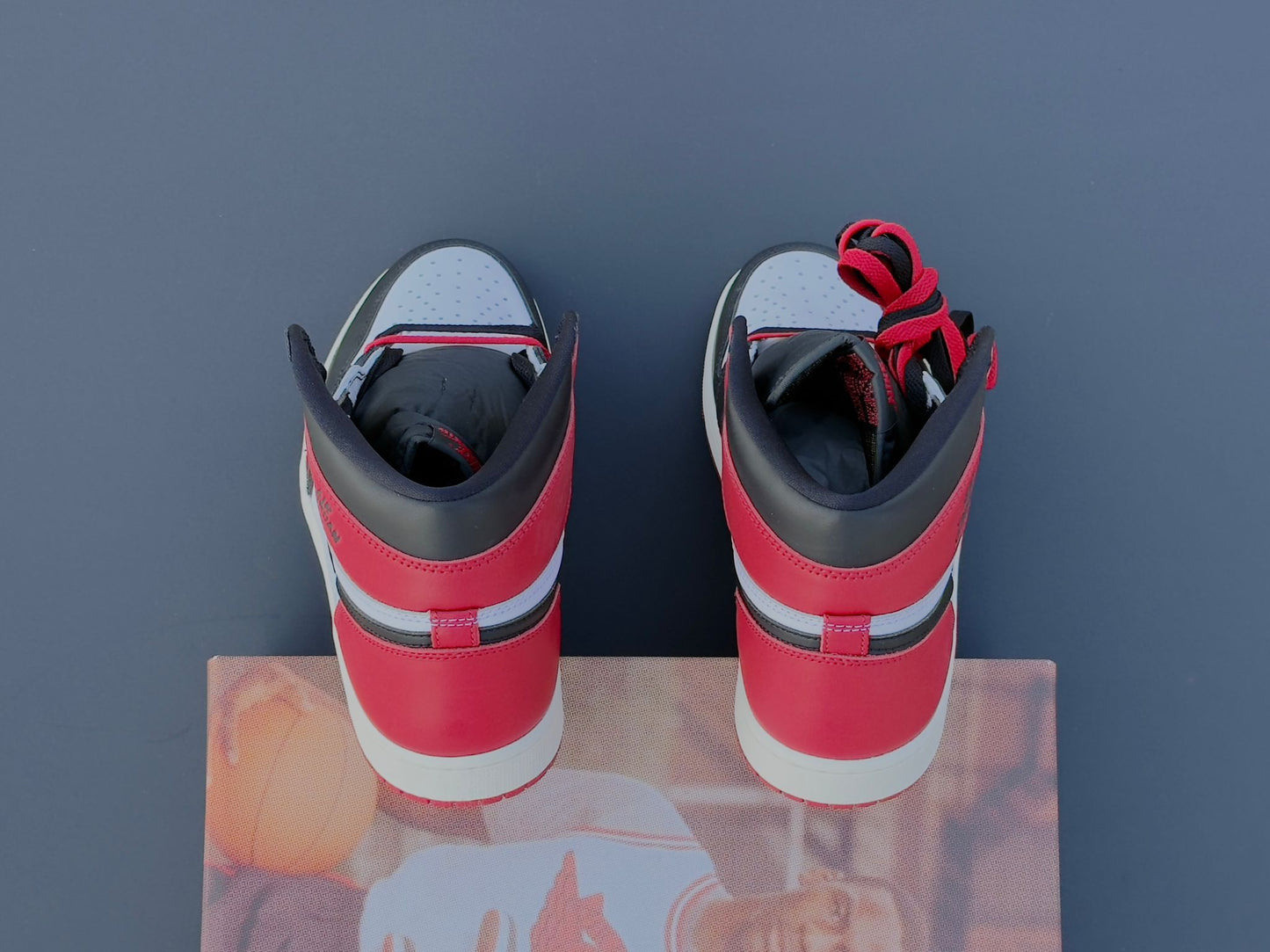 Jordan 1 Retro High OG "Black Toe"