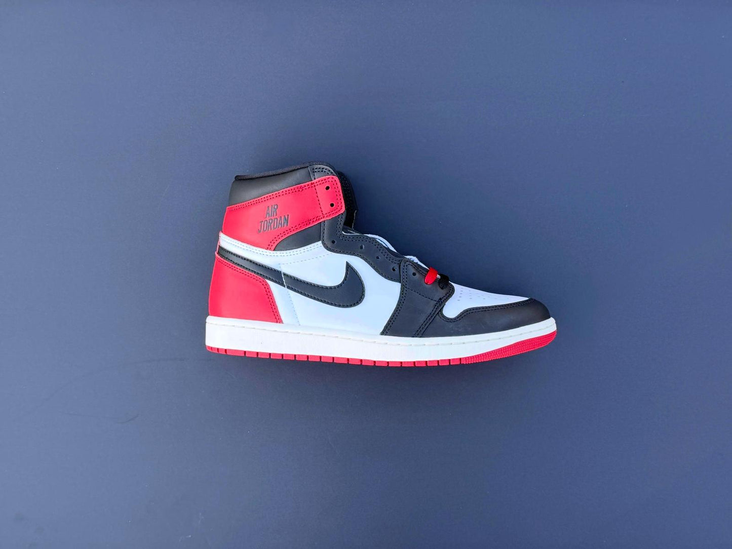 Jordan 1 Retro High OG "Black Toe"